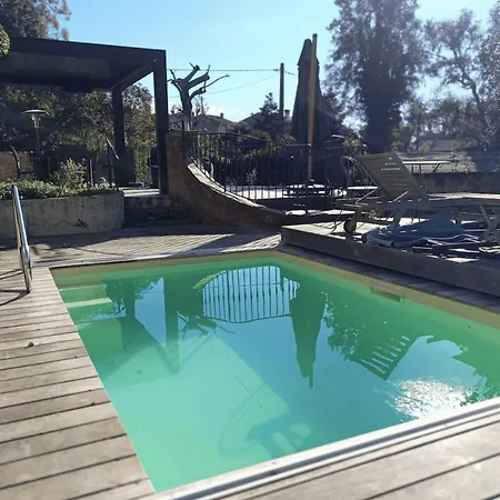 Spacious House With Pool In Cabasson *