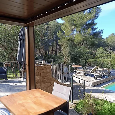 Holiday home Spacious House With Pool In Cabasson Bormes-les-Mimosas