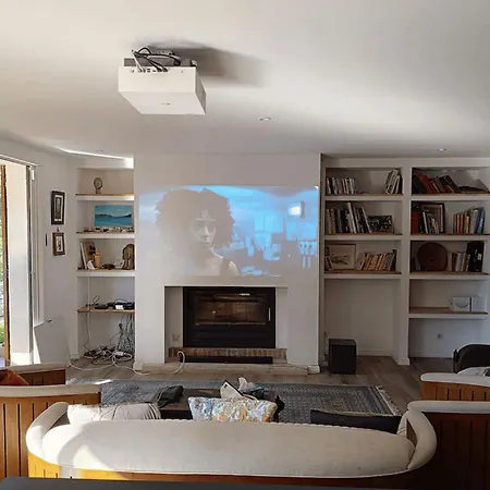 Spacious House With Pool In Cabasson