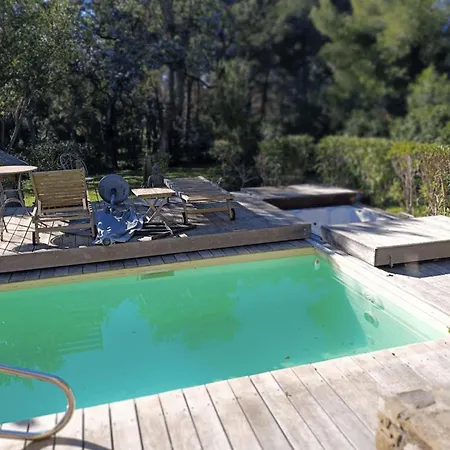 Casa vacanze Spacious House With Pool In Cabasson *
